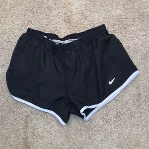 NIKE DRI-FIT RUNNING SHORTS!💫